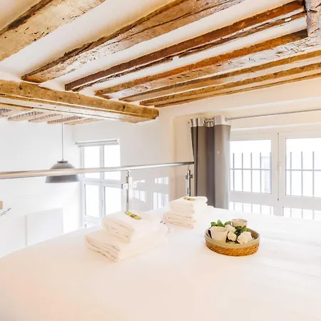 Daire Quiet 1br-4p - Quartier Du Mail *